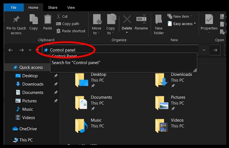 Le programme Explorateur de fichiers sous Windows 10 affiche le Panneau de configuration dans la barre d'adresse
