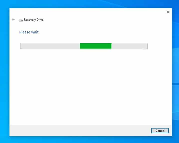 Recovery Drive tool scanning drives in Windows 10
